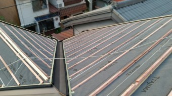 防水紙張り