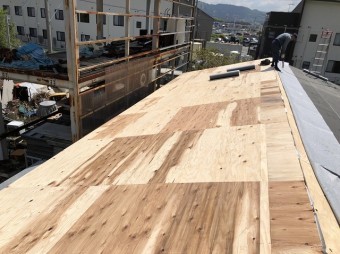 野地板設置の屋根