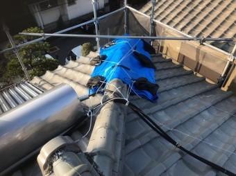 生駒市の棟瓦が崩れたいぶし瓦屋根