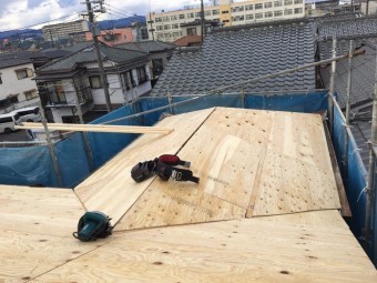 野地板貼り