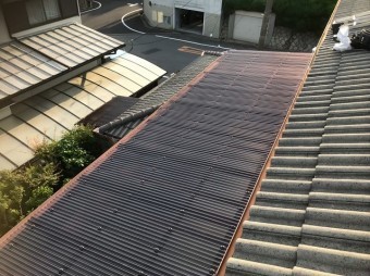 桜井市 モニエル瓦屋根 ベランダ波板交換