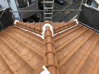 工事前の茶色の和瓦屋根
