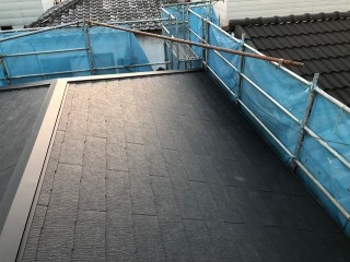 カラーベスト施工完成と足場
