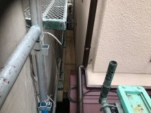 斑鳩町の雨樋交換の竪樋設置
