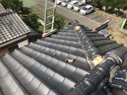 いぶし瓦屋根の現場調査