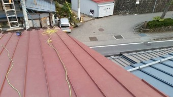 立平葺き設置中