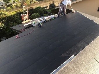 大屋根部分設置中