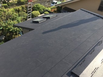 大屋根部分設置中