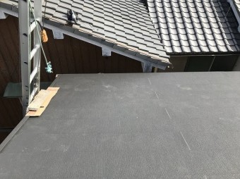 ガルテクト設置中