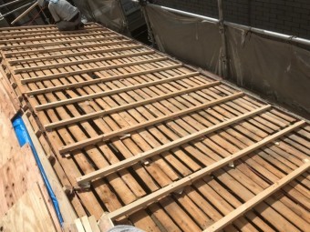 屋根の不陸調整