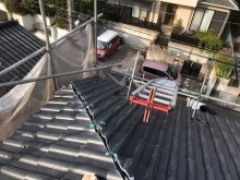 大屋根にスレート瓦設置