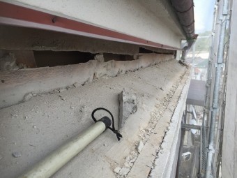 2階下屋根