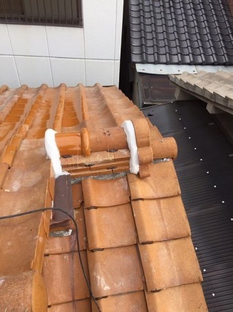 河合町 釉薬瓦 棟施工後