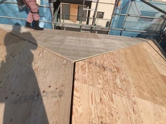 構造用合板で増し張りと足場