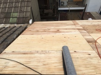 野地板を張った屋根