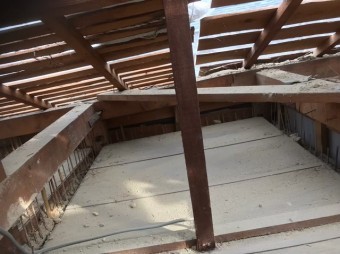 屋根裏点検