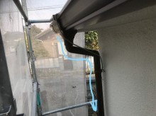 雨樋の取り換え工事と水の流れ