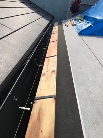 平群町 雨樋金具設置