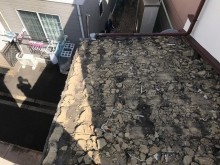 下屋根の瓦撤去葺き土