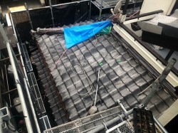 いぶし瓦の経年劣化を現場調査