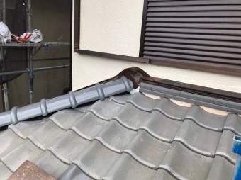 生駒市の下屋根の棟瓦積み直し完成