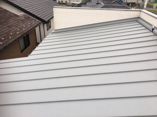 香芝市の瓦棒葺きトタン屋根施工後