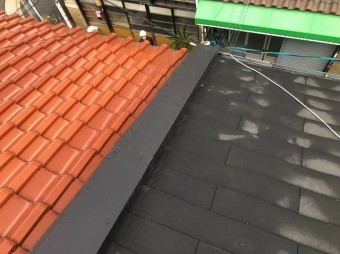 奈良市の屋根の取り合い板金設置