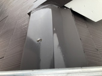 奈良市の雨漏りの住宅の屋根の板金