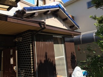 工事前の玄関付近の様子