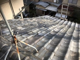 経年劣化で傷んだ和瓦
