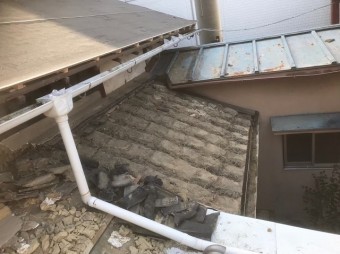 桜井市 瓦の解体作業