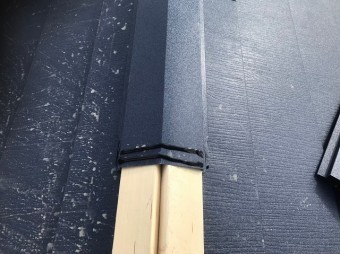 奈良市の大棟の貫板に棟板金設置