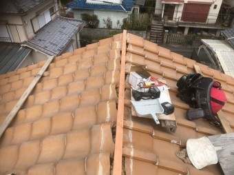 平群町で棟部に垂木設置