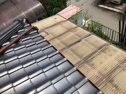 上牧町 塩ビ波板屋根 施工前