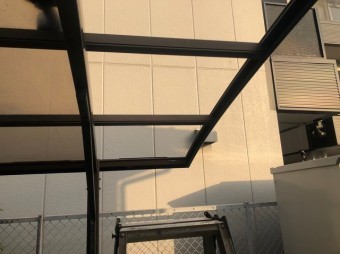 王寺町 カーポートの屋根 補修前