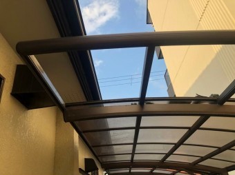 王寺町 カーポートの屋根 補修前
