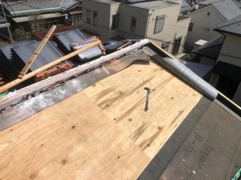 香芝市の平板瓦の下地確認