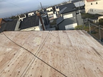 野地板を張った屋根