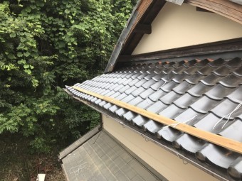 瓦設置の屋根