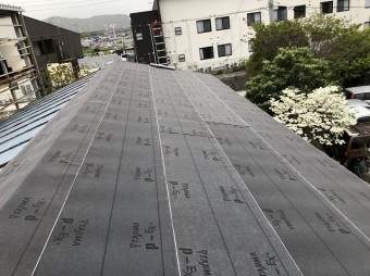 野地板設置の屋根