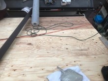 野地板の増し張りで屋根の下地作り