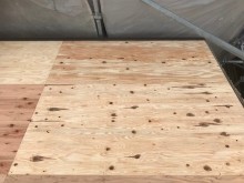野地板の増し張りと足場