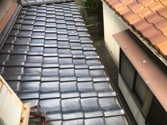 上牧町 いぶし瓦屋根 下屋根 施工後