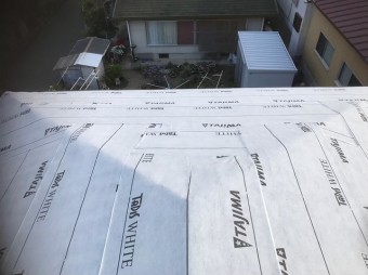 上牧町 いぶし瓦屋根 大屋根 施工中