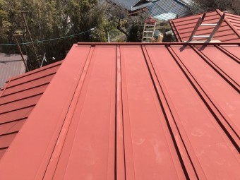 工事前のトタン葺きの屋根