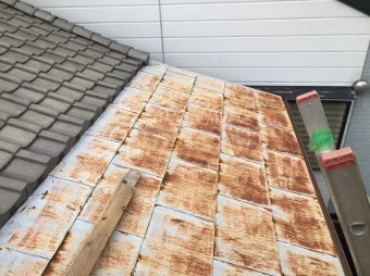 軒先の板金をガルテクトへ葺き替え
