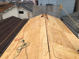 葛城市 葺き替え工事 野地板設置