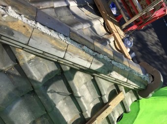 奈良市 下屋根棟瓦 施工中