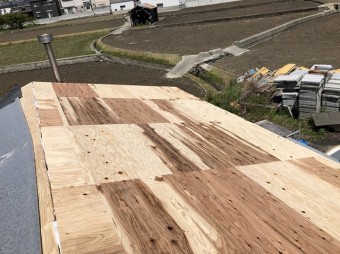 野地板設置の屋根