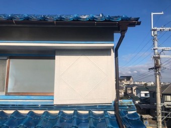 平群町で雨樋交換完成した横樋の様子